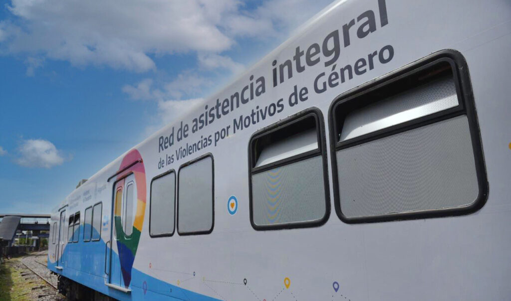 Marinucci participo en la puesta del nuevo coche de asistencia de violencia de género