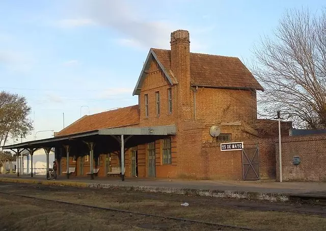 Ramiro Egüen: “Queremos de vuelta que pase el tren en 25 de Mayo”