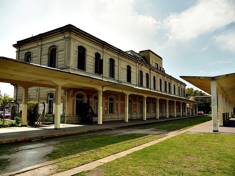 La Estación, Barrio Meridiano V y un video inédito del ferrocarril en los años ’60