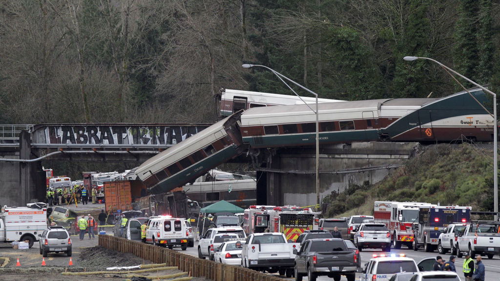 El tren siniestrado en EEUU circulaba al triple de velocidad de lo permitido