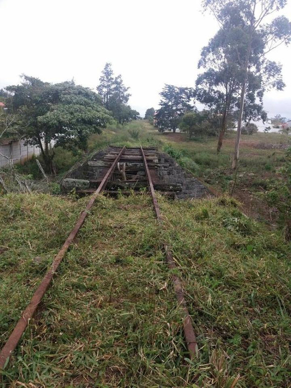 Costa Rica: Inicia rehabilitación de vía férrea para llevar tren a Paraíso de Cartago