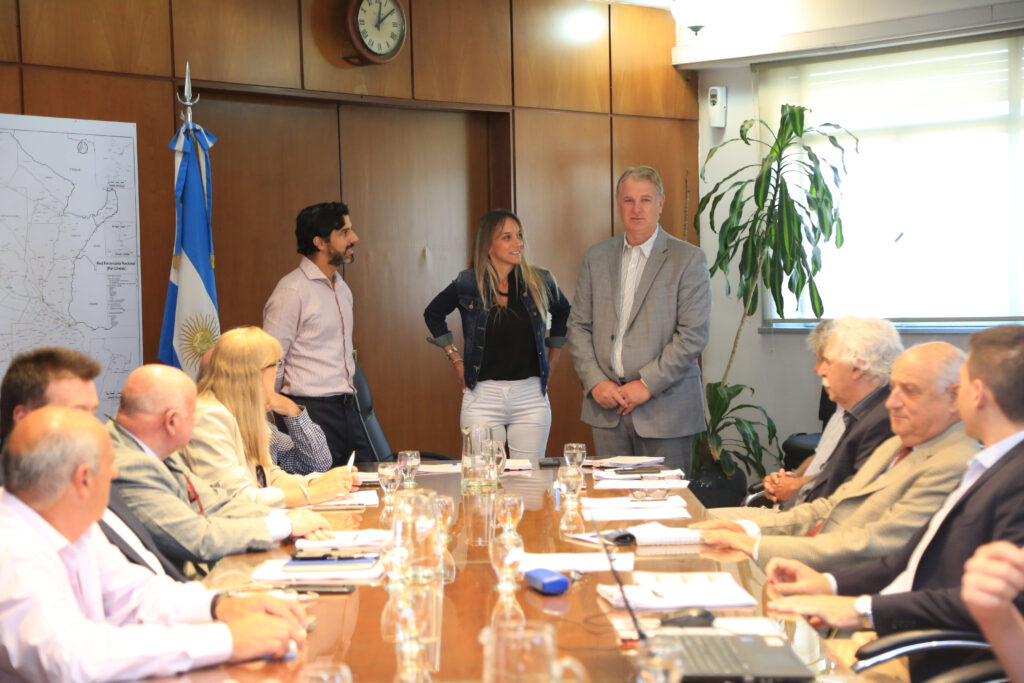 Las empresas ferroviarias estatales oficializaron un Comité de Género para garantizar la equidad laboral