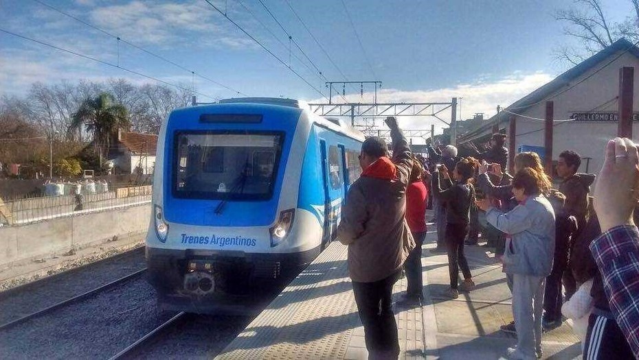 Después de dos años, el tren Roca vuelve a parar en Hudson