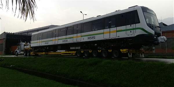Colombia: Llegó a Medellín el segundo de los 22 nuevos trenes del metro