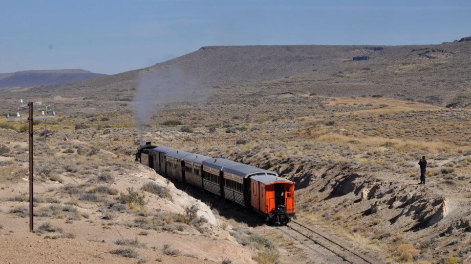 La Trochita se pone a punto para volver a surcar la estepa Patagónica