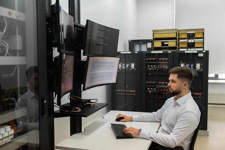 TMH – Locotech Signal – Abre el laboratorio de enclavamiento