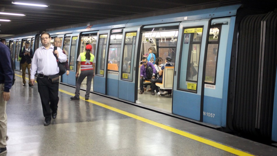 Metro de Santiago: Revisa los nuevos horarios del tren subterráneo
