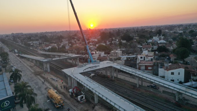 Dos nuevos puentes en el FFCC Sarmiento fueron montados