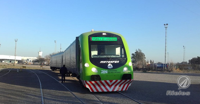Continúa su marcha el coche motor para Tren Patagónico