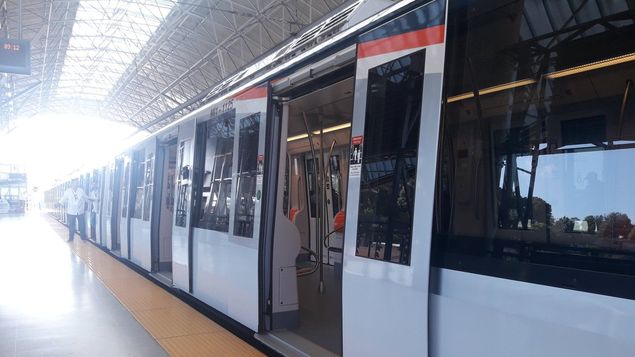 Primer tren de 5 vagones inicia operaciones en la Línea 1 del Metro de Panamá