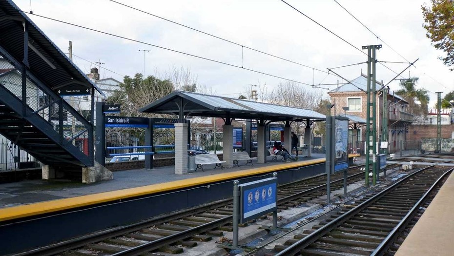 Empezaron a arreglar la estación San Isidro del Tren de la Costa y buscan recuperarla como paseo