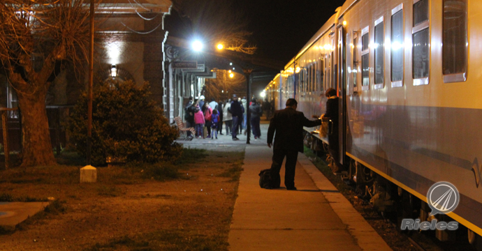 Cambió el horario del tren que pasa por La Madrid