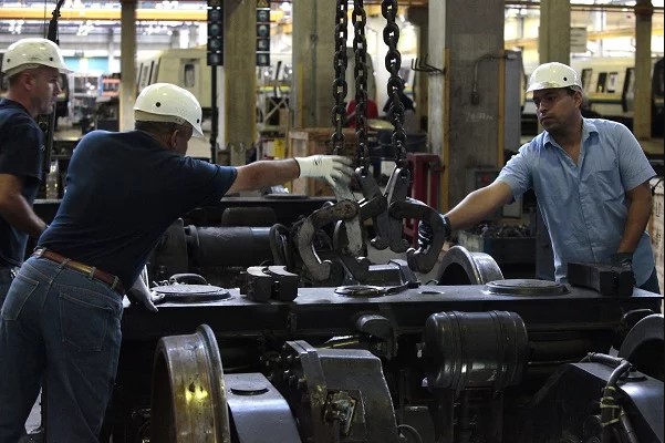 Venezuela creará prototipo de tren de pasajeros con mano de obra 100% nacional