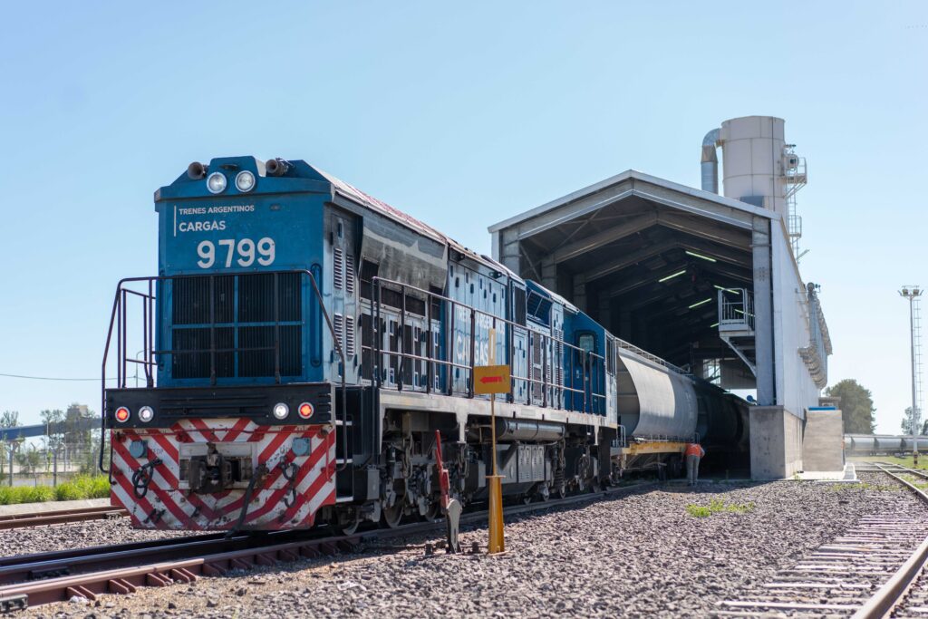 En 2022 los ferrocarriles movilizaron la tercera parte del total transportado en el país