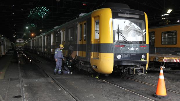El check list de un subte porteño antes de que se ponga en servicio