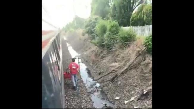 Estados Unidos: VIRAL: Inusual entrega de pizza en tren Amtrak