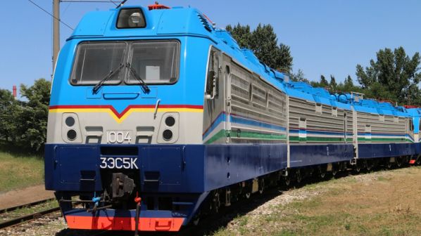 TMH entrega a los Ferrocarriles de Uzbekistán nuevas locomotoras eléctricas