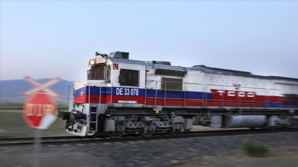 El primer tren de exportación entre Turquía y Georgia partirá el día 23