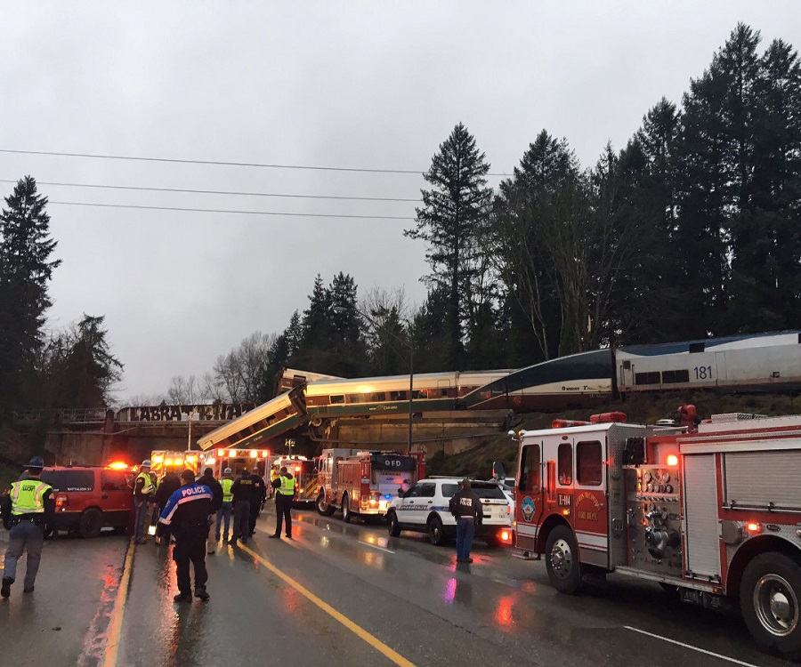 Estados Unidos: Tren de Amtrak descarrila en nueva ruta en estado de Washington