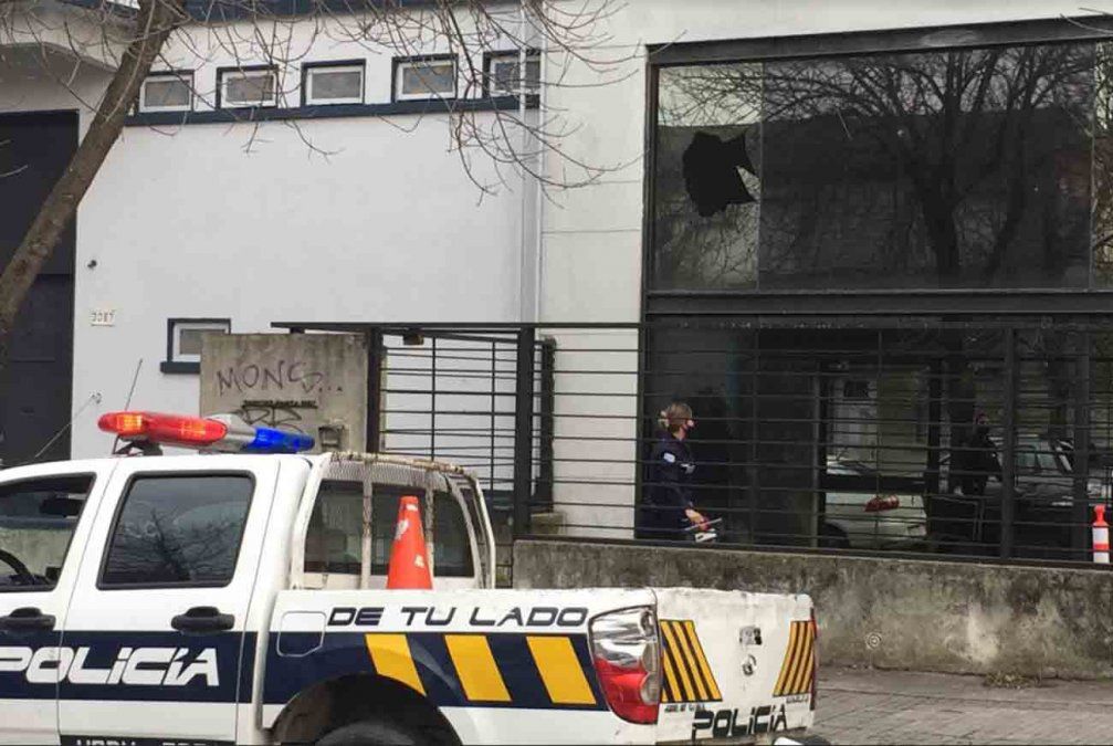 Atentado con bomba molotov a la oficina principal del ferrocarril central