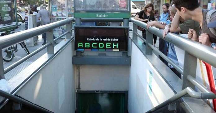 Por un piquete en las vías, el subte D funciona con servicio limitado