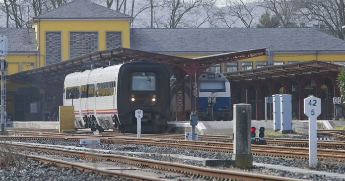 España: Fomento solo se compromete ahora a nuevos estudios para la mejora del tren