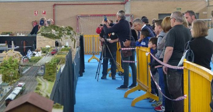España: Massanassa reúne a medio centenar de forofos de los trenes con su exposición de maquetas