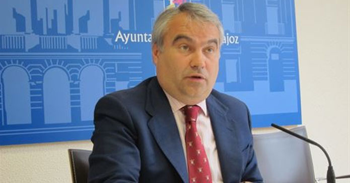 España: El alcalde de Badajoz valora que Portugal proyecte incluir trenes de pasajeros en la línea entre Évora y Caya