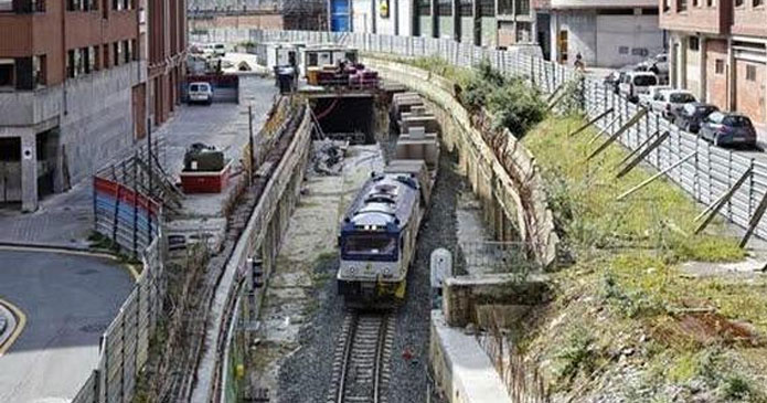 España: Los trenes ya circulan por el trazado soterrado de Irala
