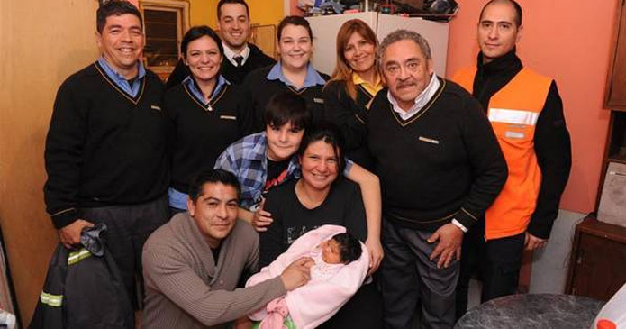 Olivia, la bebé que nació en un vagón en la estación Once