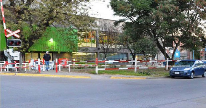 Proponen destinar los terrenos de las vías para estacionar 3466 motos