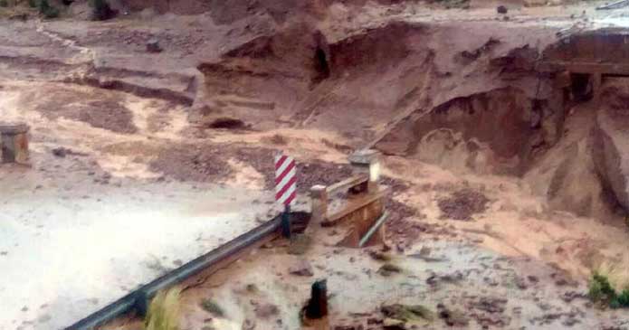 Mendoza: un puente se hundió tras un alud y cortó el paso hacia Chile