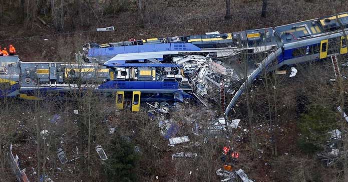 Alemania: Los investigadores apuntan al error humano como hipótesis del accidente de tren en Baviera