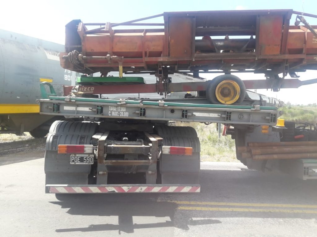 Un camión se chocó un tren