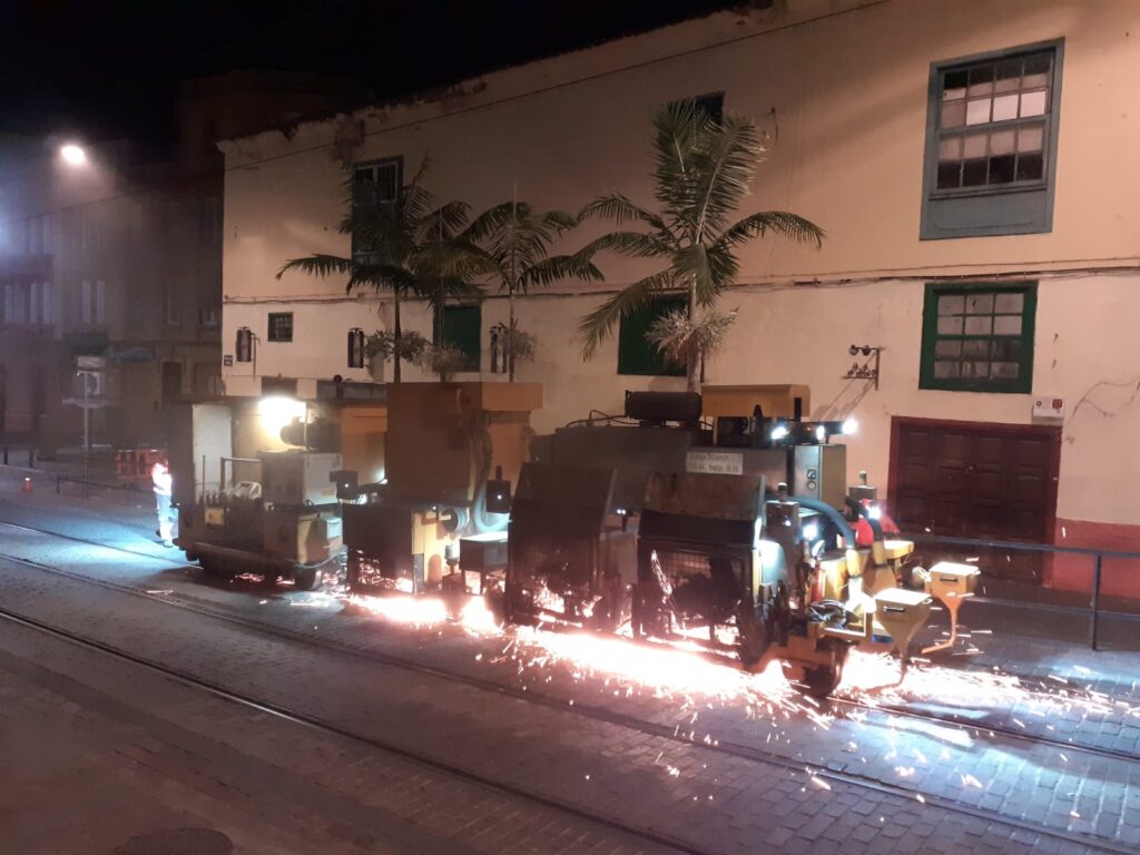 El Tranvía de Tenerife realiza trabajos de amolado de carriles en unos 10 kilómetros de sus vías