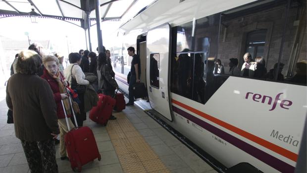 España: Aragón seguirá pagando 4,9 millones a Renfe para mantener trenes regionales