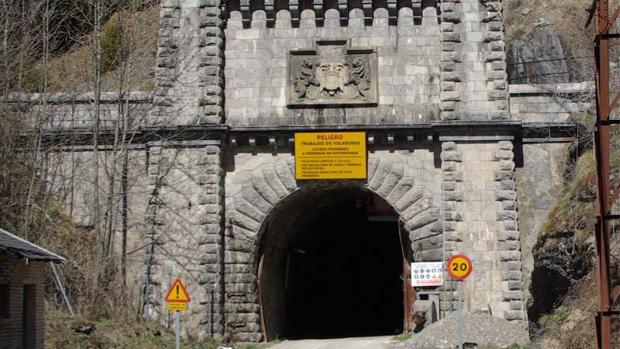 España: Espaldarazo de Hollande y Rajoy a la reapertura del histórico túnel de Canfranc