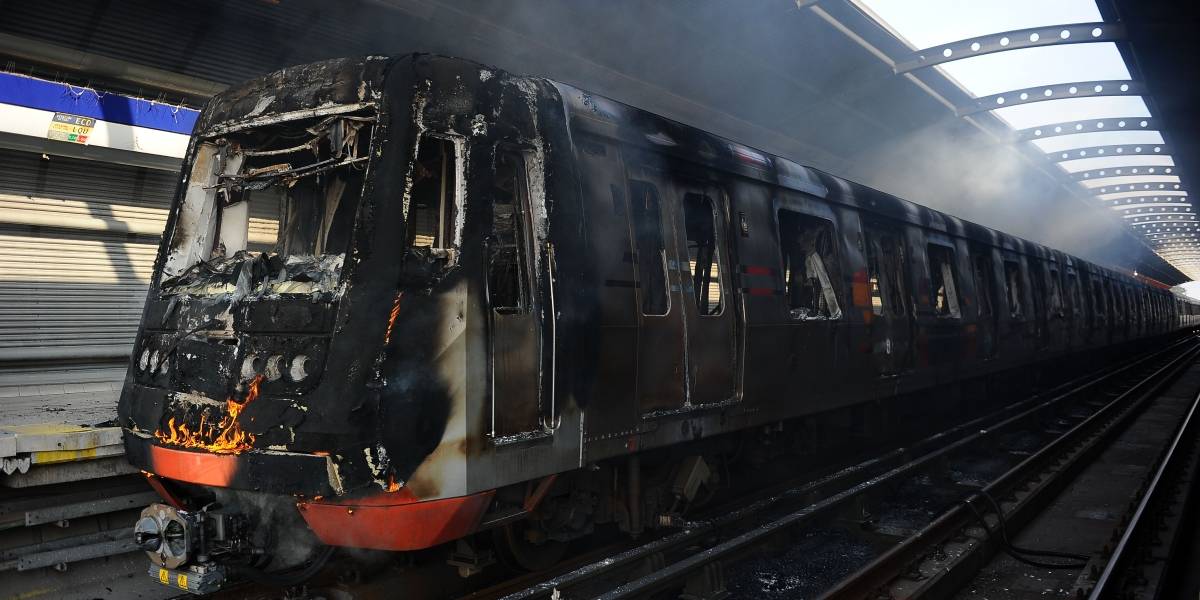 El Metro de Santiago no tiene seguros para sus estaciones y trenes