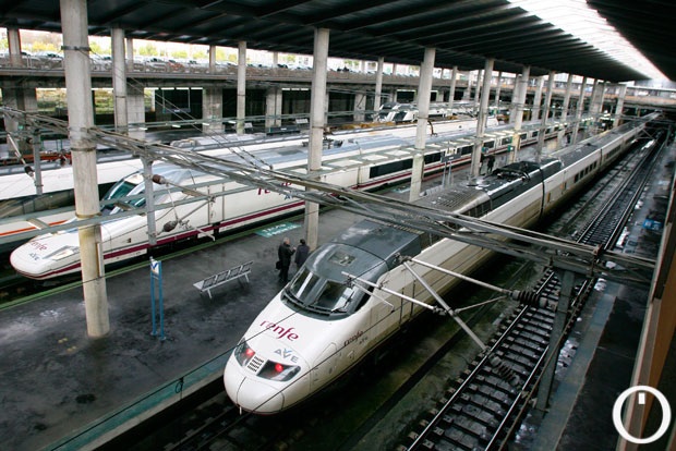 España: Aumentan los pasajeros del AVE que une Córdoba con Sevilla y Madrid