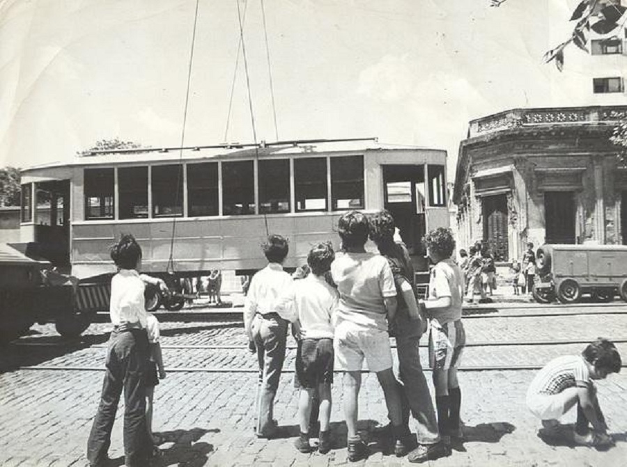 El último viaje: hace cincuenta años se despidió el tranvía en la Ciudad