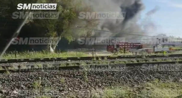 Quemaron coches en Santos Lugares