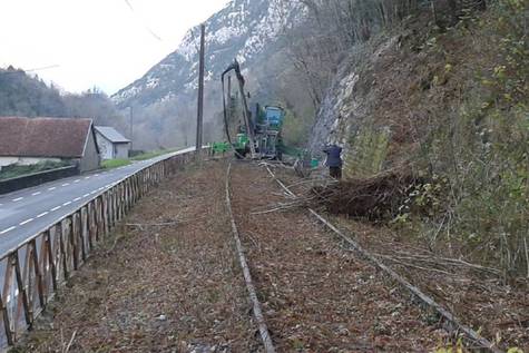 Francia: Aquitania limpia la vía de Bedous a Canfranc para empezar los estudios del tren