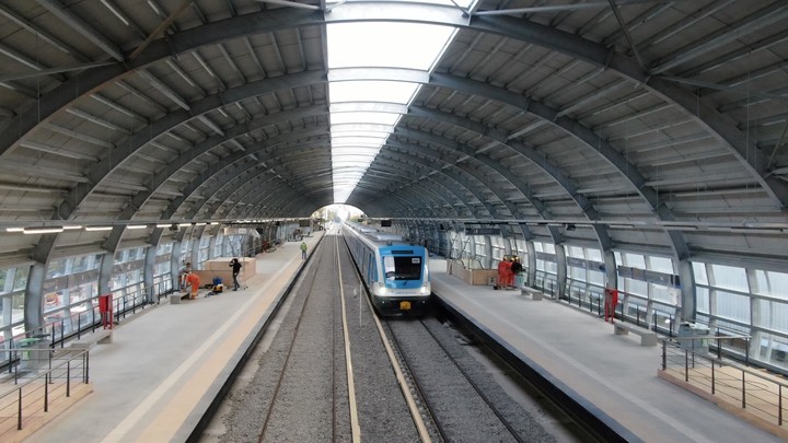 Trenes en el aire: cómo son las pruebas del viaducto del Mitre