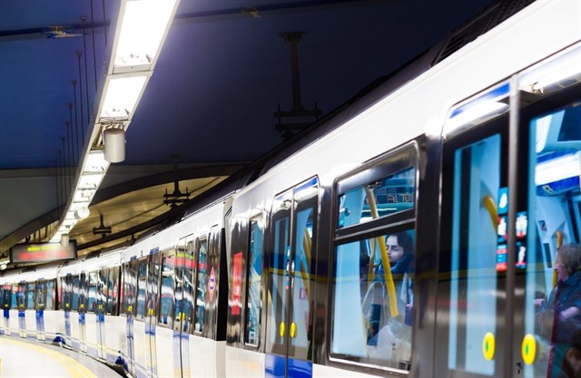 España: Metro sustituye ocho trenes de la línea 5 tras detectar amianto en la pintura de algunos elementos en cabina y bajos