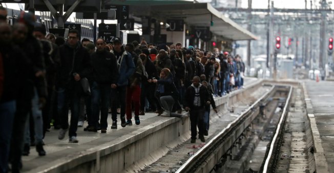 Francia: convocan a gran manifestación de trabajadores ferroviarios