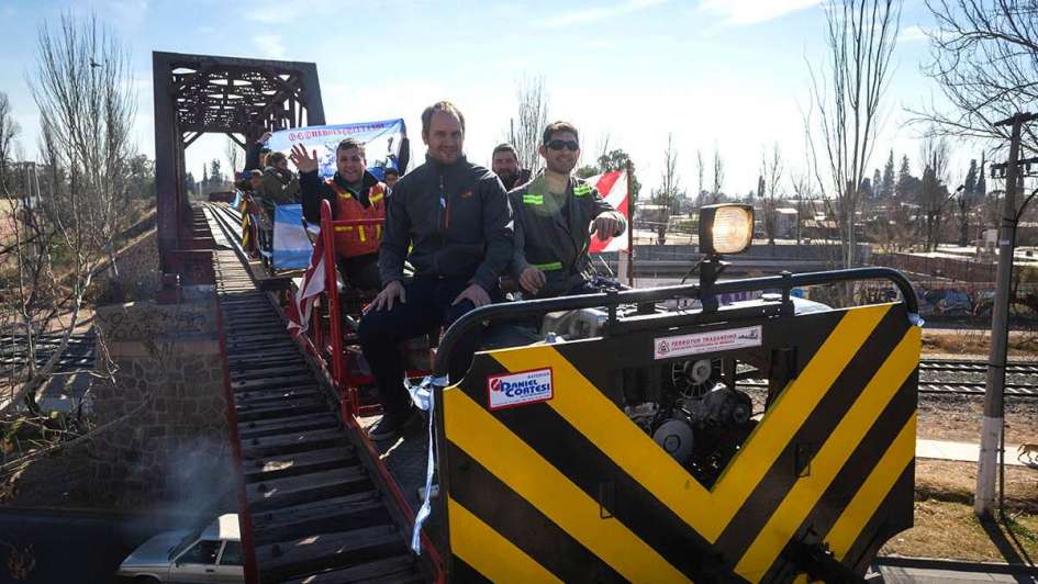 Un mini-tren unió Gutiérrez con Chacras
