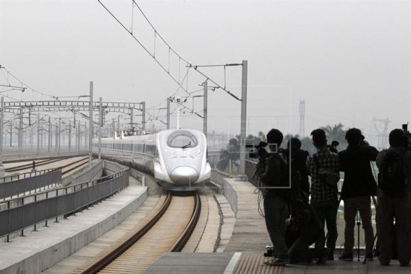 China construirá 9.000 kilómetros de vía férrea en 2017