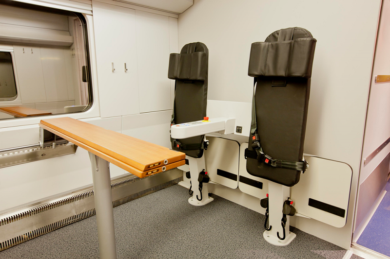 España: Renfe incluye un coche accesible para viajeros con movilidad reducida en los trenes Altaria Madrid-Algeciras
