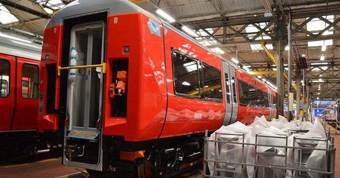 Inglaterra: El servicio lanzadera Gatwick Express, entre el aeropuerto y Londres, estrena trenes