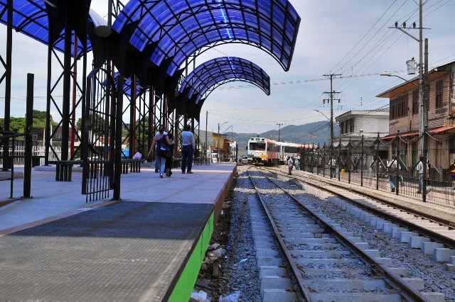 Tren a Cartago